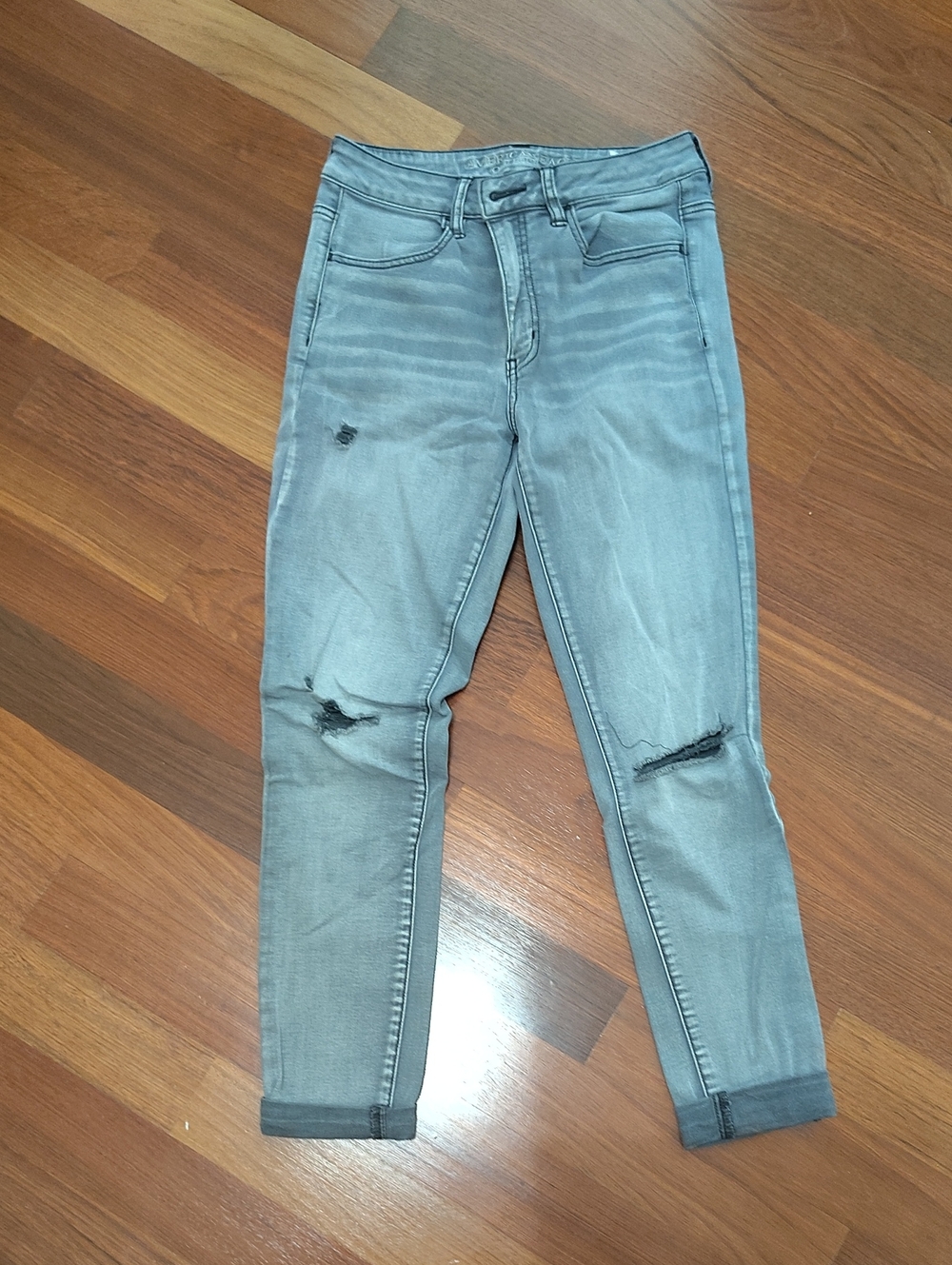 American Eagle Distressed Grey Skinny Jeans Sz 8